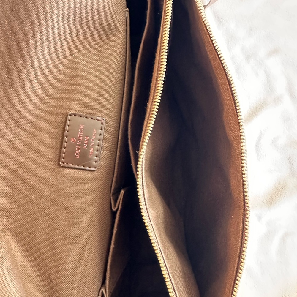 Louis Vuitton Bag - Picture 8 of 11